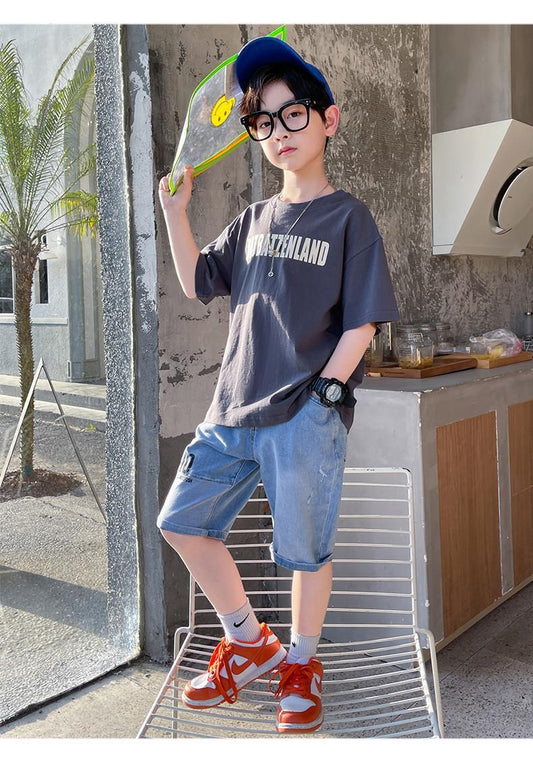 FU14042024-37 طقم ولادي صيفي قطعتين ( بلوز قطنية + بنطلون جينز)