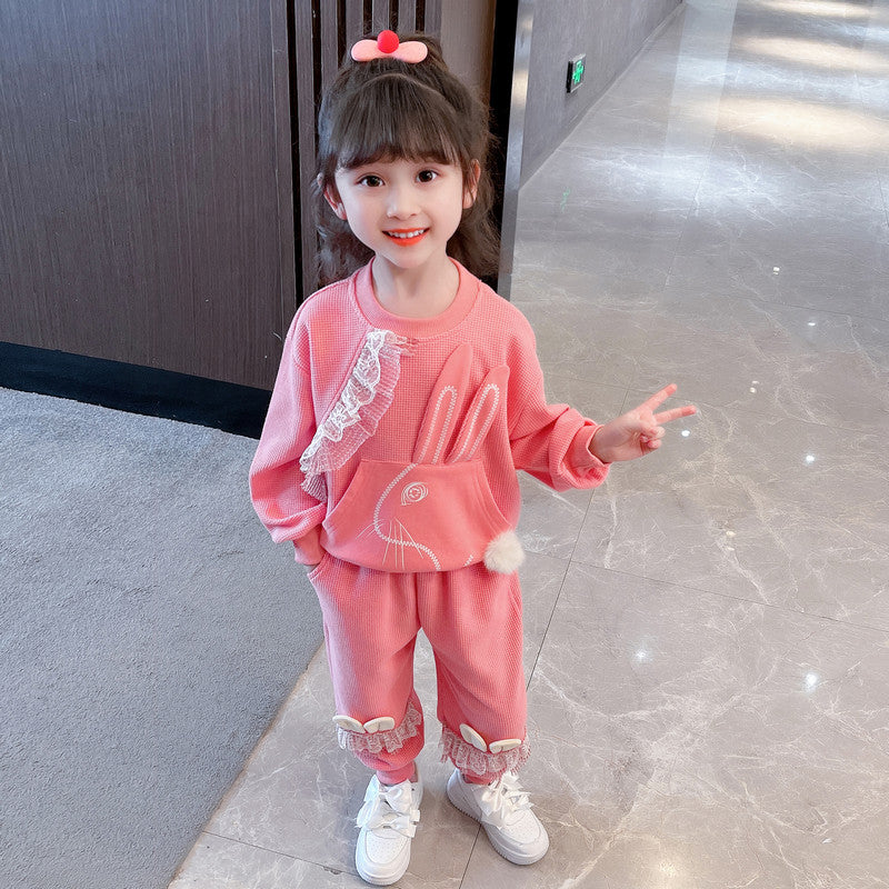 AO0508-220 طقم سبورت قطن بناتي قطعتين ( بلوزة + بنطلون ) مزينة بالتل الأبيض