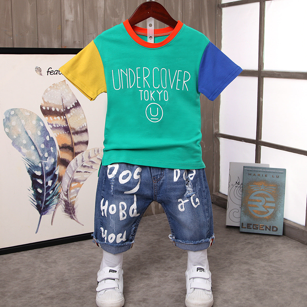 SS-2353B  طقم ولادي جينز بجي قطعتين ( بلوزة قطنية + شورت جينز طويل)