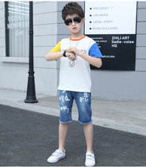 SS-2353B  طقم ولادي جينز بجي قطعتين ( بلوزة قطنية + شورت جينز طويل)