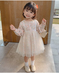 AO0507-110 فستان مورد ناعم مزين بالدانتيل