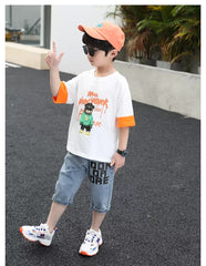 AO0524-02 طقم ولادي قطعتين ( بلوزة قطنية + بنطلون جينز شورت طويل)