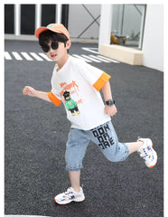 AO0524-02 طقم ولادي قطعتين ( بلوزة قطنية + بنطلون جينز شورت طويل)