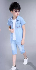 AO0402-19 طقم ولادي جينز قطعتين (جكيت + بنطلون شورت طويل)