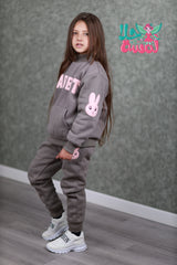 HBC040924-9 طقم بناتي شتوي تقيل مبطن فرو بالكامل 3 قطع ( بلوزة + فست + بنطلون)