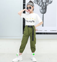 FU14042024-28 طقم بناتي صيفي ( بلوزة قطنية + بنطلون + حزام خصر)