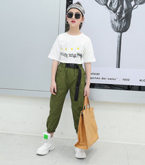 FU14042024-28 طقم بناتي صيفي ( بلوزة قطنية + بنطلون + حزام خصر)