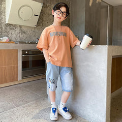 FU14042024-37 طقم ولادي صيفي قطعتين ( بلوز قطنية + بنطلون جينز)