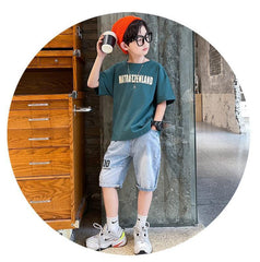 FU14042024-37 طقم ولادي صيفي قطعتين ( بلوز قطنية + بنطلون جينز)