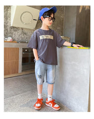 FU14042024-37 طقم ولادي صيفي قطعتين ( بلوز قطنية + بنطلون جينز)