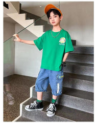 FU14042024-39 طقم ولادي صيفي قطعيتن ( بلوزة قطنية + بنطلون جينز )