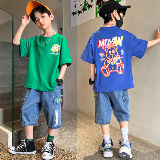 FU14042024-39 طقم ولادي صيفي قطعيتن ( بلوزة قطنية + بنطلون جينز )