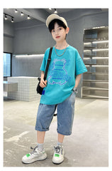 FU14042024-63 طقم ولادي صيفي قطعتين ( بلوزة قطنية + بنطلون جينز )