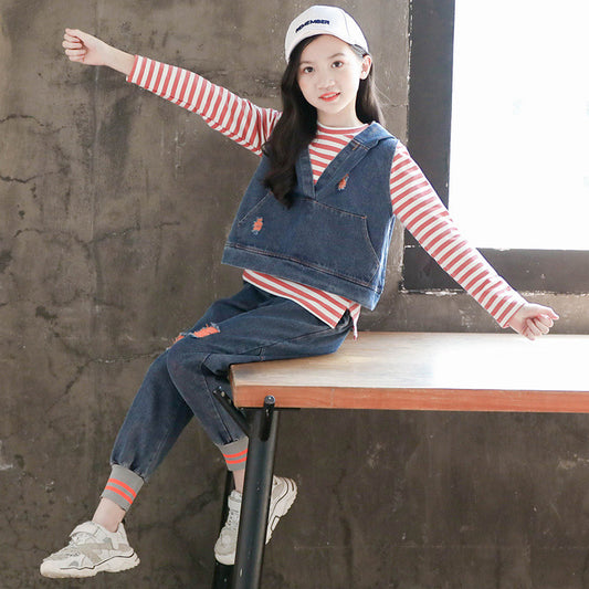 FU14042024-7 طقم بناتي 3 قطع ( فست جينز + بلوزة قطنية+ بنطلون جينز )