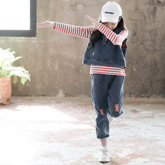 FU14042024-7 طقم بناتي 3 قطع ( فست جينز + بلوزة قطنية+ بنطلون جينز )