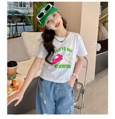 FU14042024-22 طقم بناتي صيفي قطعتين ( بلوزة قطنية + بنطلون جينز)