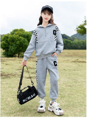 RM090424-6 بدلة رياضية تريننج قطن بناتي قطعتين ( بلوزة + بنطلون) رسومات بارزة خامة ممتازة