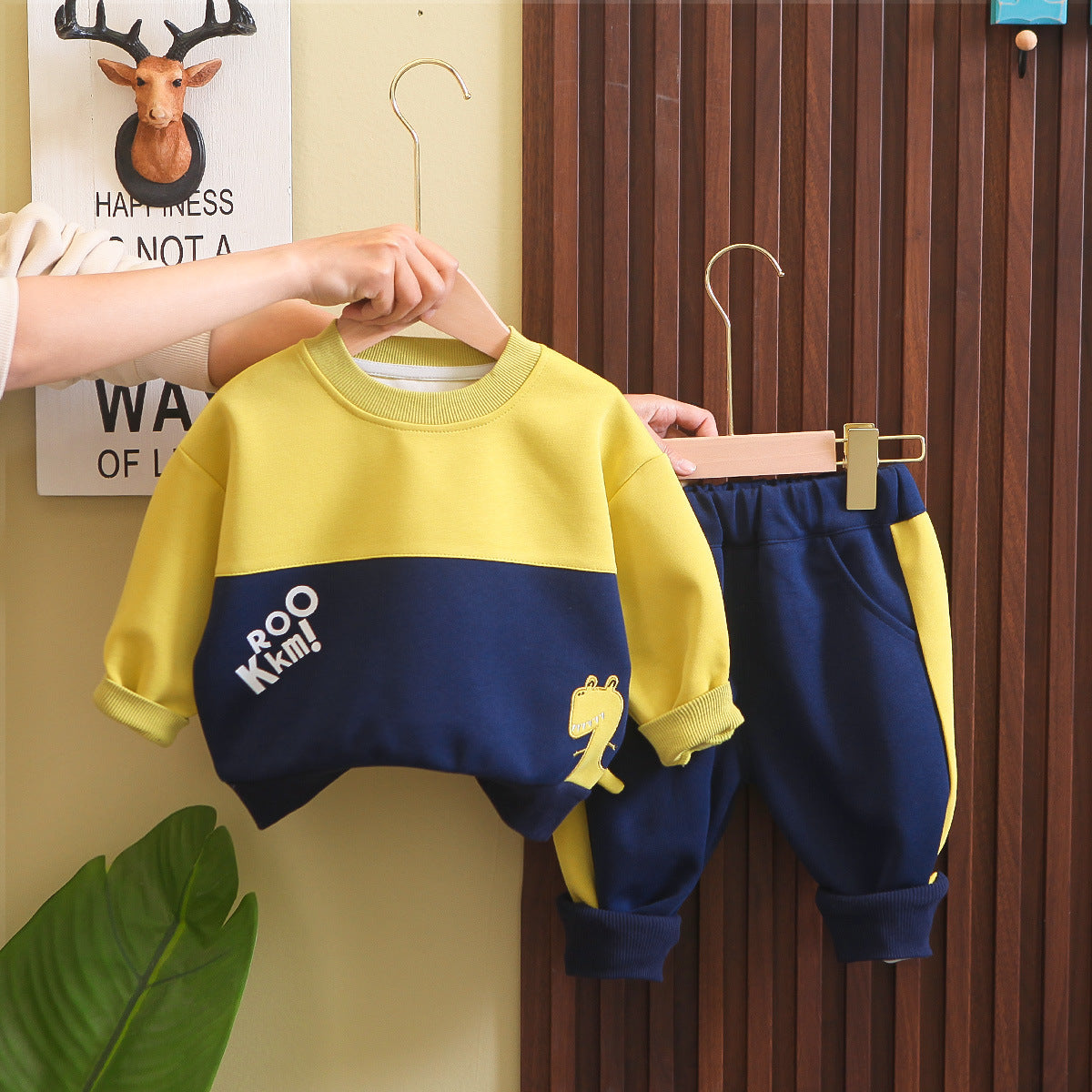 SSN040924-9   طقم ولادي قطن خريفي ربيعي تقيل قطعتين ( بلوزة + بنطلون )