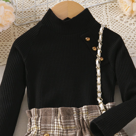 EU120424-8 طقم بناتي قطعتين ( بلوزة + شورت مصوف)