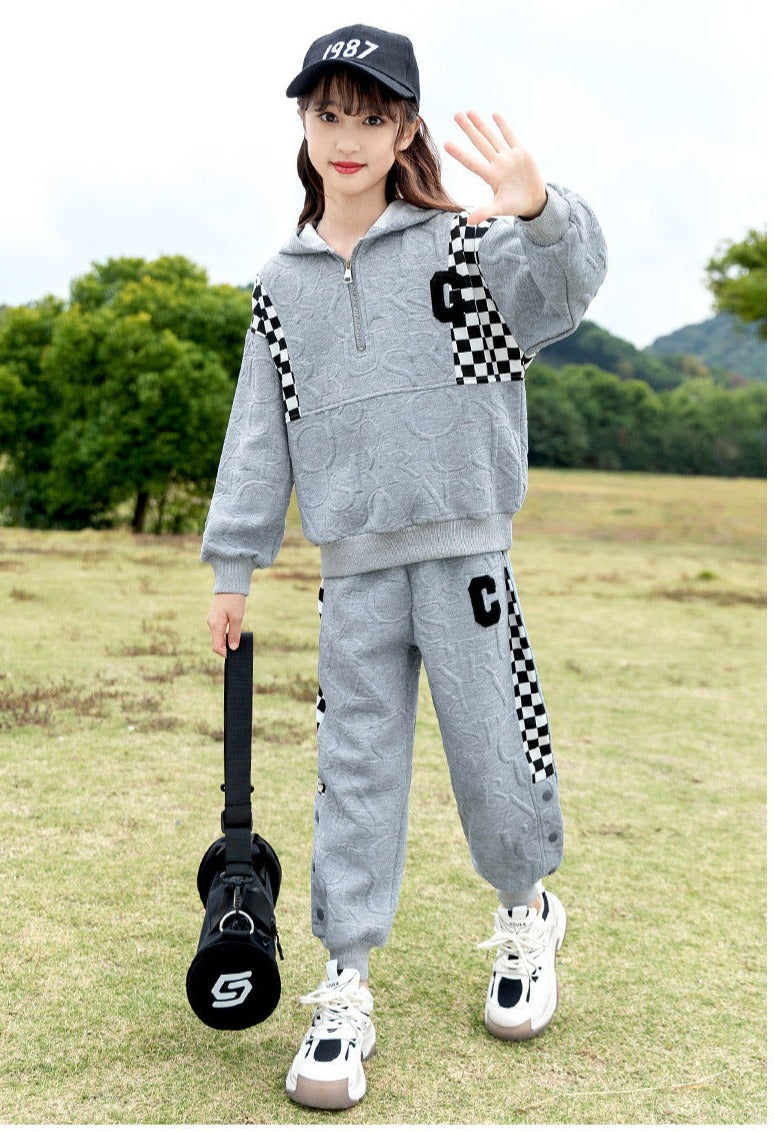 RM090424-6 بدلة رياضية تريننج قطن بناتي قطعتين ( بلوزة + بنطلون) رسومات بارزة خامة ممتازة