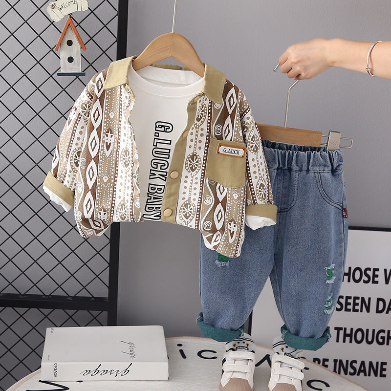 RM0608-22 طقم ولادي 3 قطع ( بلوزة + جكيت + بنطلون جينز )