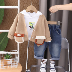 SSX220824-166 طقم ولادي 3 قطع ( جكيت صوف+ بلوزة قطنية + بنلطون جينز )