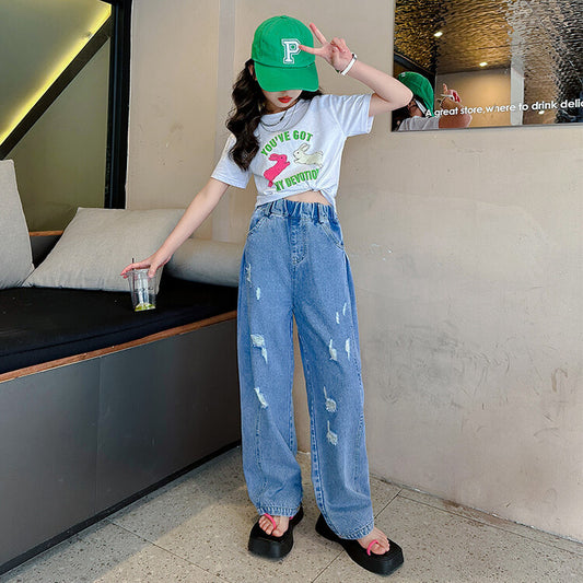 FU14042024-22 طقم بناتي صيفي قطعتين ( بلوزة قطنية + بنطلون جينز)