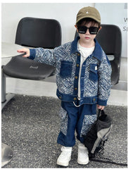 RM1227-36 طقم جينز ناعم ومريح ، قطعتين عالنمط بالكوري برسومات عصرية ( جكيت جينز + بنطلون جينز)