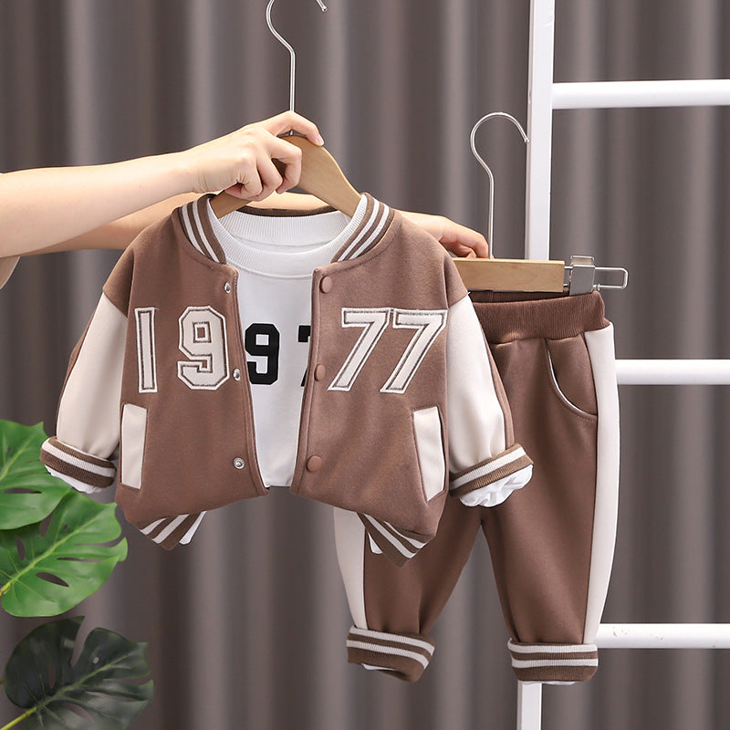 RM0608-31 طقم قطني سبورت ولادي 3 قطع ( بلوزة + جكيت + بنطلون )