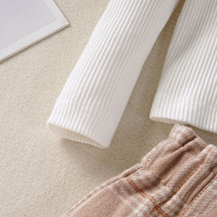 EU120424-8 طقم بناتي قطعتين ( بلوزة + شورت مصوف)