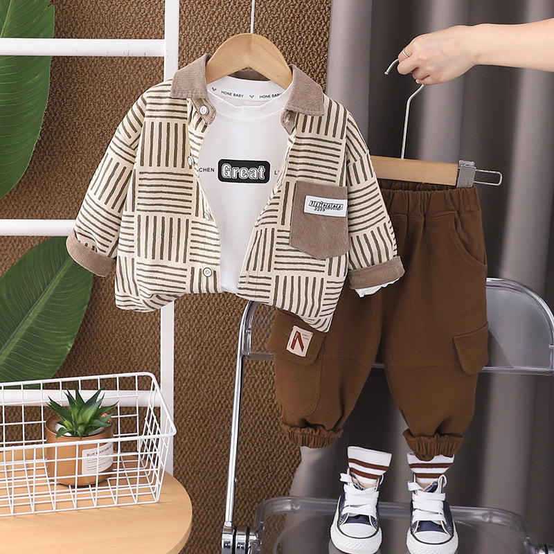 SSX220824-163 طقم ولادي 3 قطع ( بلوزة + جكيت + بنطلون)