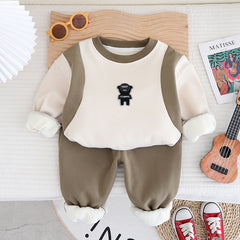 SSX220824-51 طقم ولادي شتوي تقيل مبطن فرو بالكامل قطعتين ( بلوزة + بنطلون) وعلى ظهر الطقم حقيبة