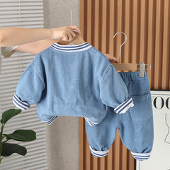 SSX220824-145 طقم ولادي 3 قطع ( جكيت جينز + بنطلون جينز + بلوزة )