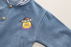 SSX220824-145 طقم ولادي 3 قطع ( جكيت جينز + بنطلون جينز + بلوزة )