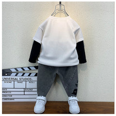 RM1227-44 طقم ولادي قطعتين ( بلوزة قطنية + بنطلون جينز )