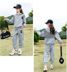 RM090424-6 بدلة رياضية تريننج قطن بناتي قطعتين ( بلوزة + بنطلون) رسومات بارزة خامة ممتازة