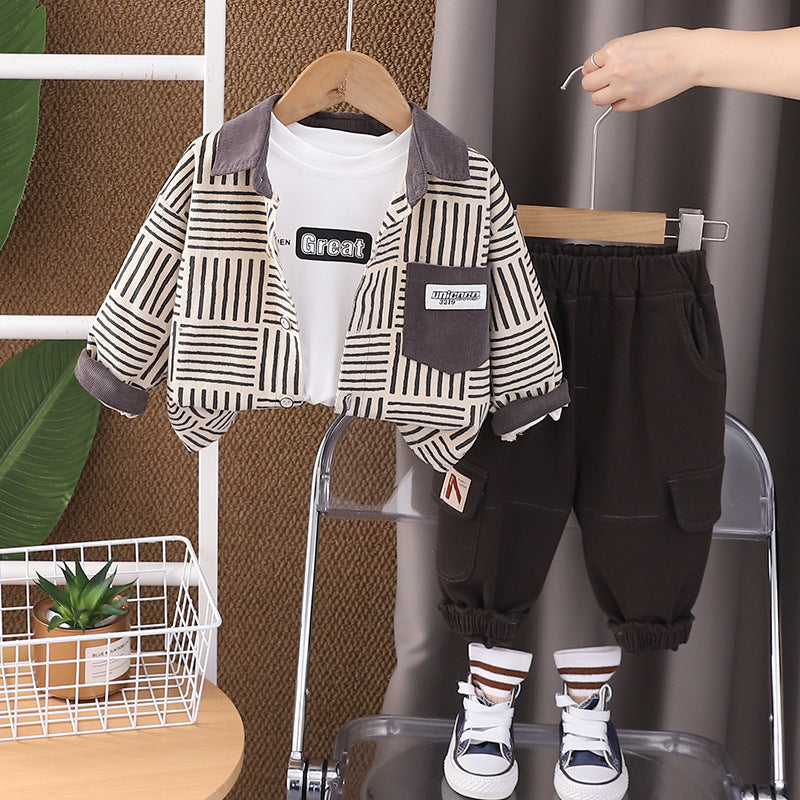 SSX220824-163 طقم ولادي 3 قطع ( بلوزة + جكيت + بنطلون)