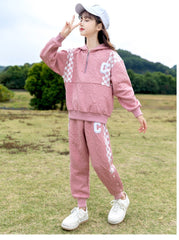 RM090424-6 بدلة رياضية تريننج قطن بناتي قطعتين ( بلوزة + بنطلون) رسومات بارزة خامة ممتازة