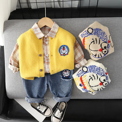 RM0608-28 طقم دورايمون ولادي 3 قطع ( قميص مصوف + فست صوف + بنطلون جينز ناعم )