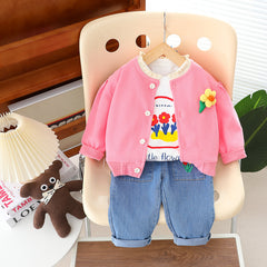 RM231223-24 طقم بناتي 3 قطع ( بلوزة موردة + جكيت مع دبوس وردة + بنطلون جينز )