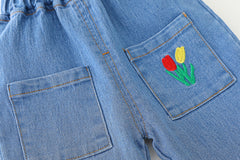 RM231223-24 طقم بناتي 3 قطع ( بلوزة موردة + جكيت مع دبوس وردة + بنطلون جينز )