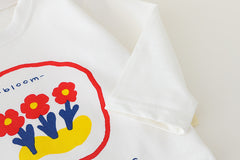 RM231223-24 طقم بناتي 3 قطع ( بلوزة موردة + جكيت مع دبوس وردة + بنطلون جينز )