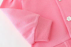 RM231223-24 طقم بناتي 3 قطع ( بلوزة موردة + جكيت مع دبوس وردة + بنطلون جينز )