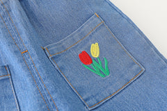 RM231223-24 طقم بناتي 3 قطع ( بلوزة موردة + جكيت مع دبوس وردة + بنطلون جينز )