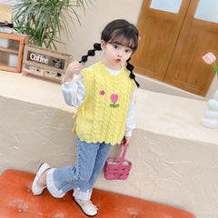 RM231223-36 طقم بناني 3 قطع ( بلوزة قطنية + فست صوف مورد + بنطلون جينز مزين بالكشكش )