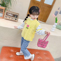 RM231223-36 طقم بناني 3 قطع ( بلوزة قطنية + فست صوف مورد + بنطلون جينز مزين بالكشكش )