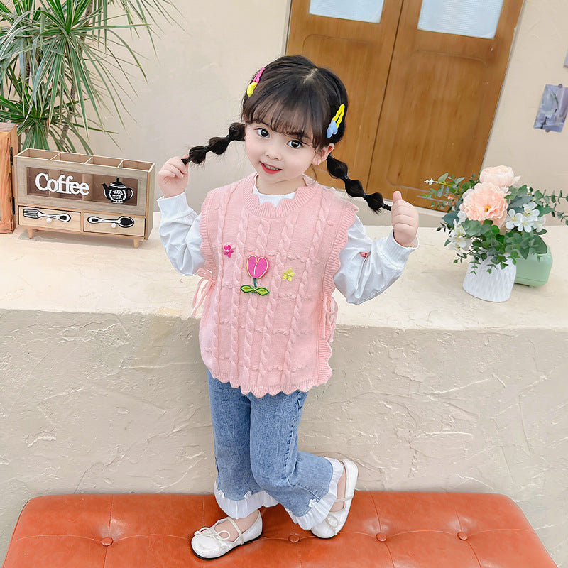 RM231223-36 طقم بناني 3 قطع ( بلوزة قطنية + فست صوف مورد + بنطلون جينز مزين بالكشكش )