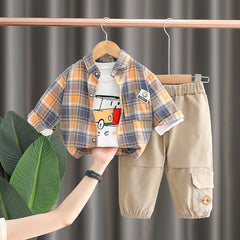 RM231223-3 طقم ولادي 3 قطع ( بلوزة + قميص كروهات + بنطلون كتان)