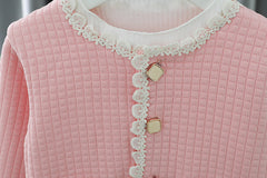 RM231223-41 طقم بناتي 3 قطع ( بلوزة قطنية + جكيت + بنطلون جينز)