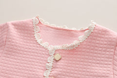 RM231223-41 طقم بناتي 3 قطع ( بلوزة قطنية + جكيت + بنطلون جينز)